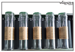 全（quán）自動臥（wò）式圓瓶（píng）貼標（biāo）機_ 高速臥式圓瓶貼標機_東莞市一起草 www.17.com网站自動化科技有限公司