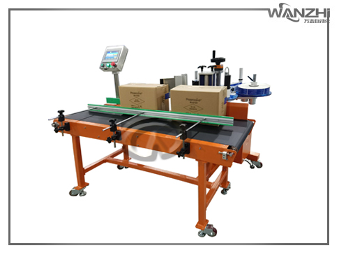紙箱（xiāng）貼標機_拐角貼（tiē）標機_物流（liú）電商紙箱貼標機（jī）_快遞單（dān）貼標機_貼標機廠家