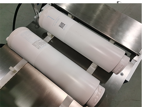 全（quán）自動濾（lǜ）芯器貼標機_ 自動濾芯器貼標機_東莞市一起草 www.17.com网站（zhì）自動化科技有限公（gōng）司（sī）