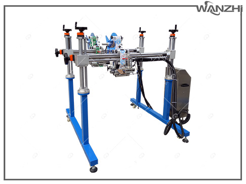 龍門架流（liú）水線貼標機,龍門架平麵貼（tiē）標機 ,平麵（miàn）流水線自動貼標機