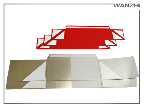 折疊盒側板多功(gōng)能貼雙麵膠機_折疊盒貼雙麵膠機_東莞市一起草 www.17.com网站自動化科技(jì)有限公司(sī)